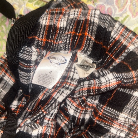 NHL Flyers Lounge PJ Plaid Pants - Woman’s Small Capri Cut - Picture 3 of 3